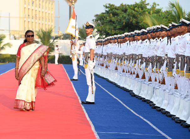 President lauds Indian Navy to induct Women Agniveers