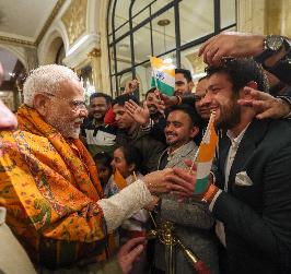 Prime Minister lauds rousing welcome accorded by Indian community in Brazil 