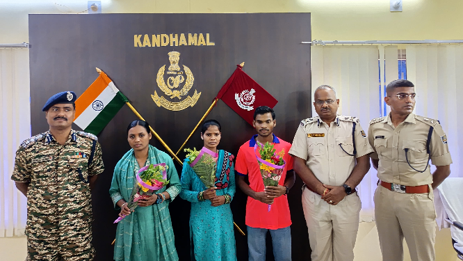 Odisha: Three Maoists including two women cadres surrender before police in Kandhamal