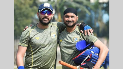Yuvraj Singh and Harbhajan Singh