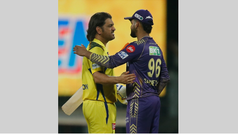 Shreyas Iyer with M S Dhoni