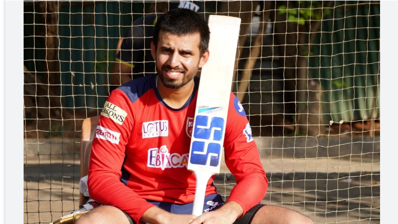 KL Rahul with Pat Cummins