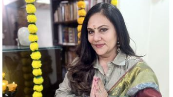 Actress Dipika Chikhlia, who played the character of Goddess Sita in Ramanand Sagar-directed TV series ‘Ramayan’, visited the Shree Jagannath Temple here on Sunday.
