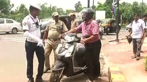 Ahead of the Lok Sabha and Assembly polls in the state, Bhubaneswar Traffic Police have escalated their crackdown on traffic violators, particularly those flouting traffic signals.   