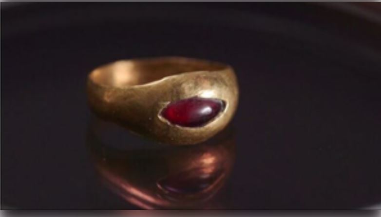 GOLD RING