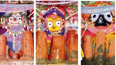 The day after the Suna Besha, when the sibling deities shimmer in golden attire, large pots filled with a sweet beverage are carried to the three chariots as sacred offerings