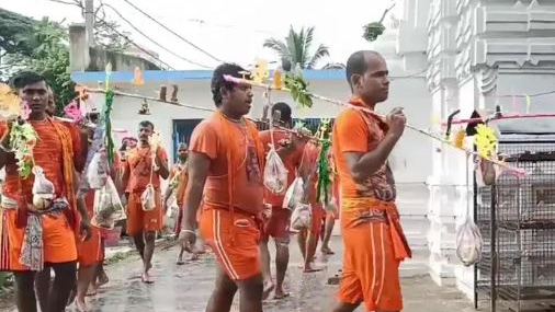 A large number of devotees thronged various Shiva shrines across Odisha on the occasion of the first Monday of the holy month of Shravan