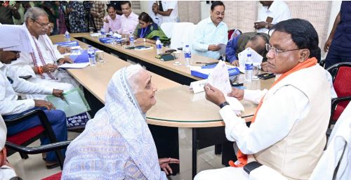 Ensuring passenger safety is paramount, as demonstrated by the presence of a police outpost staffed by 89 officers within the terminal premises. Overall, the Babasaheb Bhimrao Ambedkar Bus Terminal stands as a modern and comprehensive hub, catering to the diverse needs of travelers with efficiency and comfort