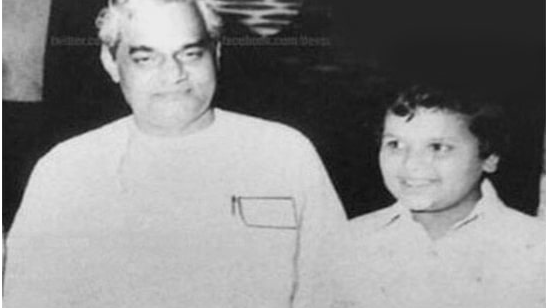 Know new Maharashtra CM Devendra Fadnavis and Indira Gandhi story!