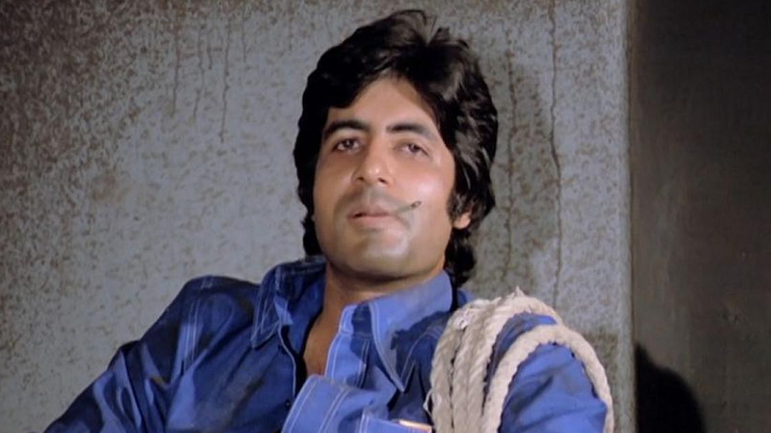 Amitabh Bachchan’s Deewar celebrates 50 years, Runs for 2 long years to crown ‘iconic Indian Cinema’!