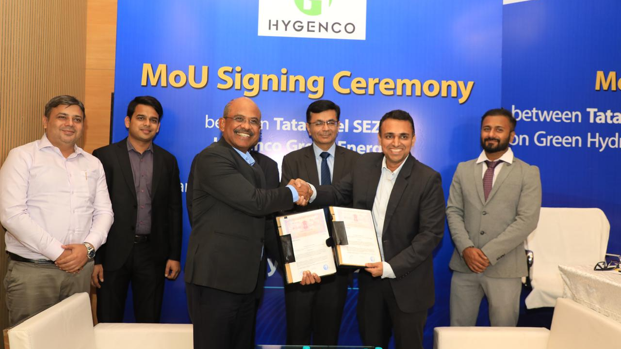 SOA signs MoU with Batoi Systems for colloboration in the field of IT 