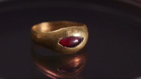  2,300-yr-old gold ring
