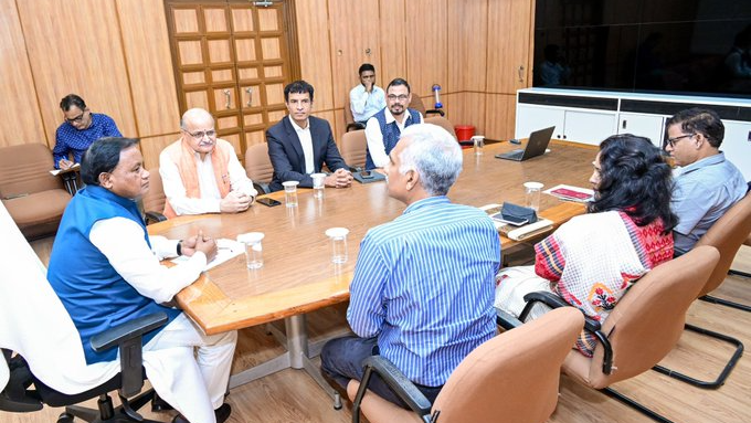 NITI Ayog CEO meets Odisha CM