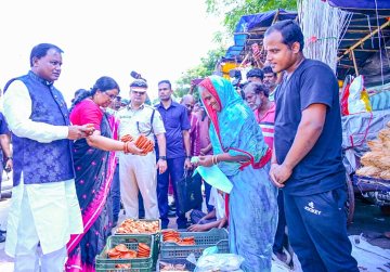 CM Majhi purchases Diyas