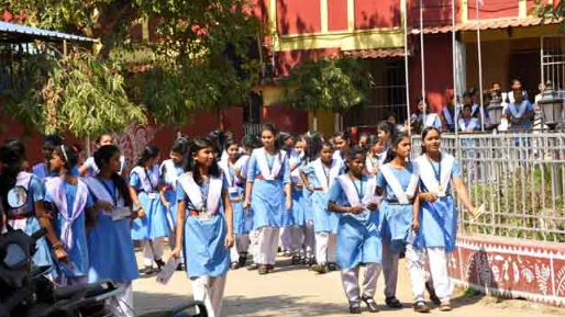 The Jay Jagannath Seva Samiti organized a grand celebration for World Pakhala Day in Cuttack. The event, which brought together approximately 1,000 people, was held at the Mohan Mandap.