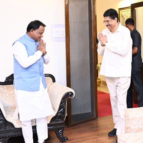 CM Majhi with Governor