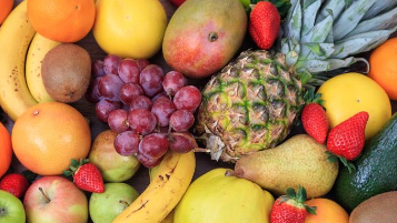 People with diabetes can enjoy a variety of fruits, but it's important to be mindful of their carbohydrate content and how they can impact blood sugar levels. Here are some fruits that are generally considered good options for people with diabetes: