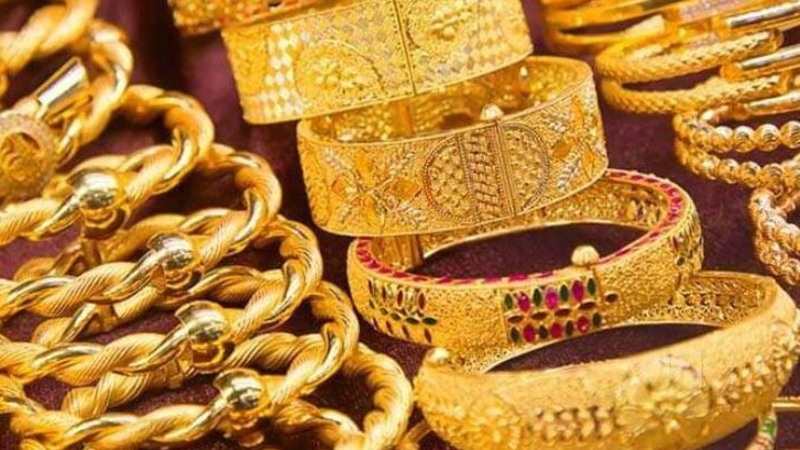 In Bhubaneswar, the price of gold for 24 carat gold (10 grams) is Rs 57,230, while 22 carat gold (10 grams) is available for Rs 52,500.