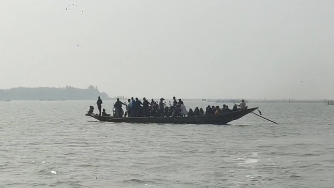 As many as 25 passengers along with 10 two-wheelers were stuck in mid-Chilika lake after the motorised boat they were travelling in developed a technical snag midway on Wednesday.As many as 25 passengers along with 10 two-wheelers were stuck in mid-Chilika lake after the motorised boat they were travelling in developed a technical snag midway on Wednesday.