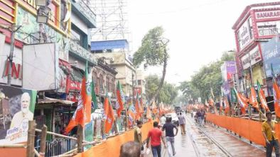 In a significant policy shift, the Ayodhya Development Authority (ADA) has announced a 30 percent reduction in shop prices for allottees displaced by a road widening project in Ayodhya. 