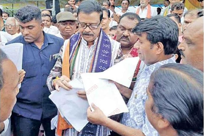 Revenue Minister Suresh Puajri
