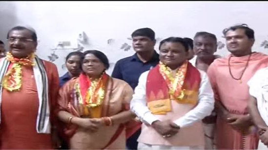 CM Mohan Majhi visits pandals in Bhubaneswar