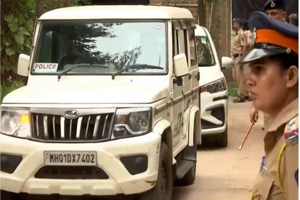  A Nagada, weighing around 500 kg that has reached Ayodhya in a special chariot from Gujarat, will be installed at the 'appropriate' place.