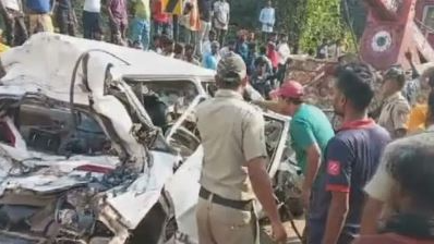 truck-hits-innova-car-2-women-killed-in-mayurbhanj