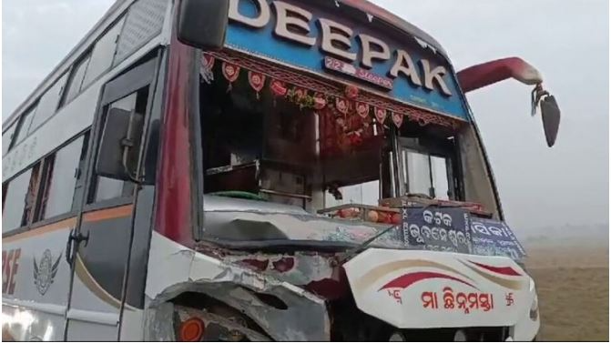 At least 18 persons were injured after a truck hit the private bus they were traveling from Rayagada to Puri in Khordha district in the wee hour today.