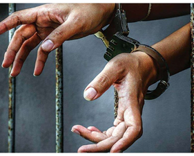 Delhi Police bust int'l mobile phone smuggling racket, 5 held