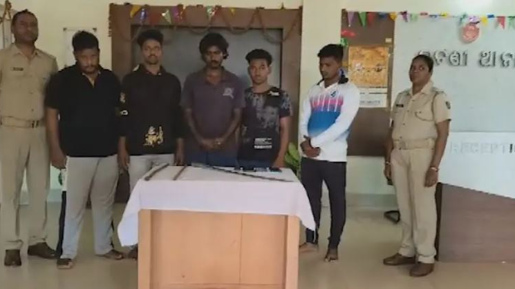 Loot from jewellery shop foiled, gang of 5 dacoits intercepted in Khordha