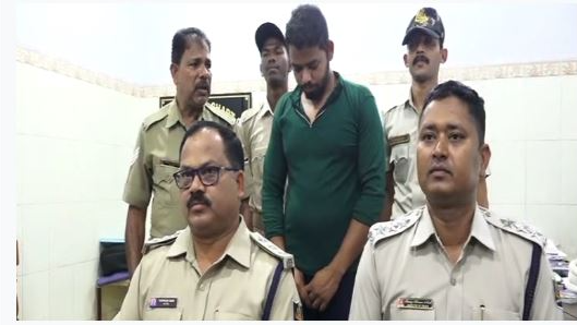 Delhi Police bust int'l mobile phone smuggling racket, 5 held