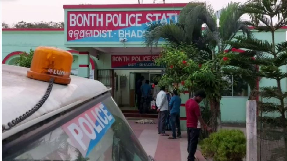 Miscreants rob Rs 9.26 lakh cash from bank at gunpoint in Odisha’s Bargarh