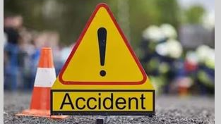 Odisha: 12 injured as borewell drilling truck overturns at Taptapani ghat