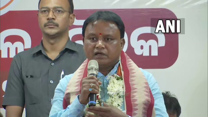 Govt orders removal of 5T Charter & Mo Sarkar boards from offices 