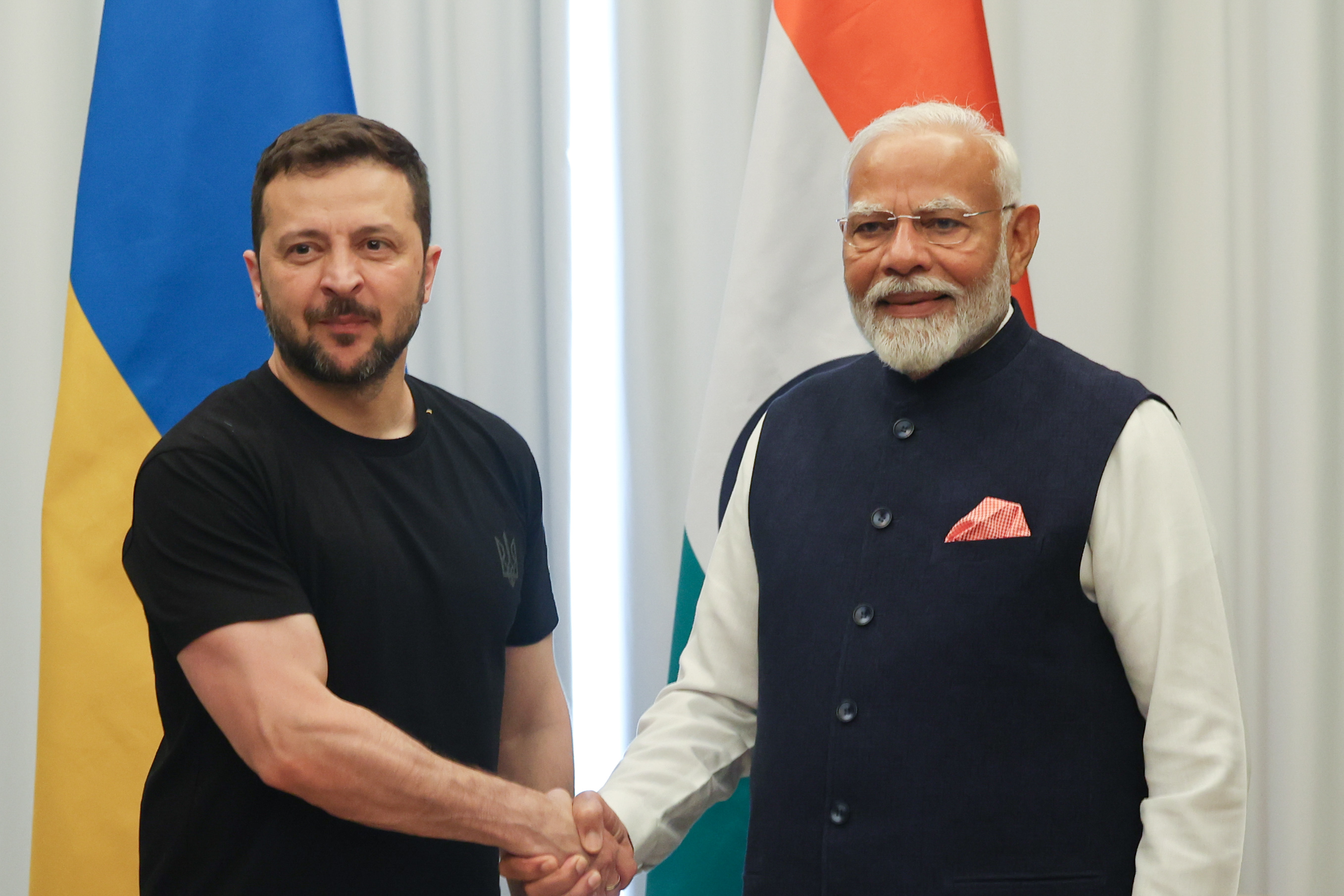PM Modi meets  President of Ukraine on sidelines of  G7 Summit