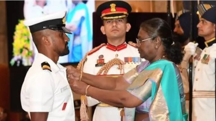 Odia Naval officer Lieutenant Bimal Ranjan Behera conferred Shaurya Chakra for braving risky dive for ONGC 