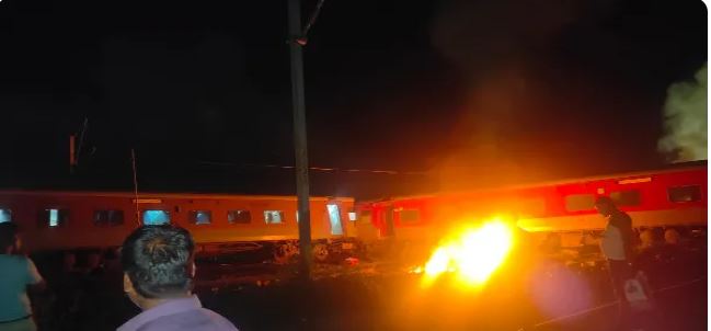 Train Accident in Tamil Nadu: Mysuru-Darbhanga Express rams into goods train