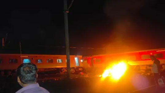 Train Accident in Tamil Nadu: Mysuru-Darbhanga Express rams into goods train