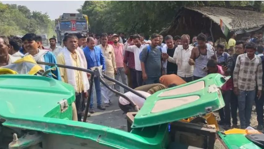 Truck crashes auto- rickshaw:10 killed in UP