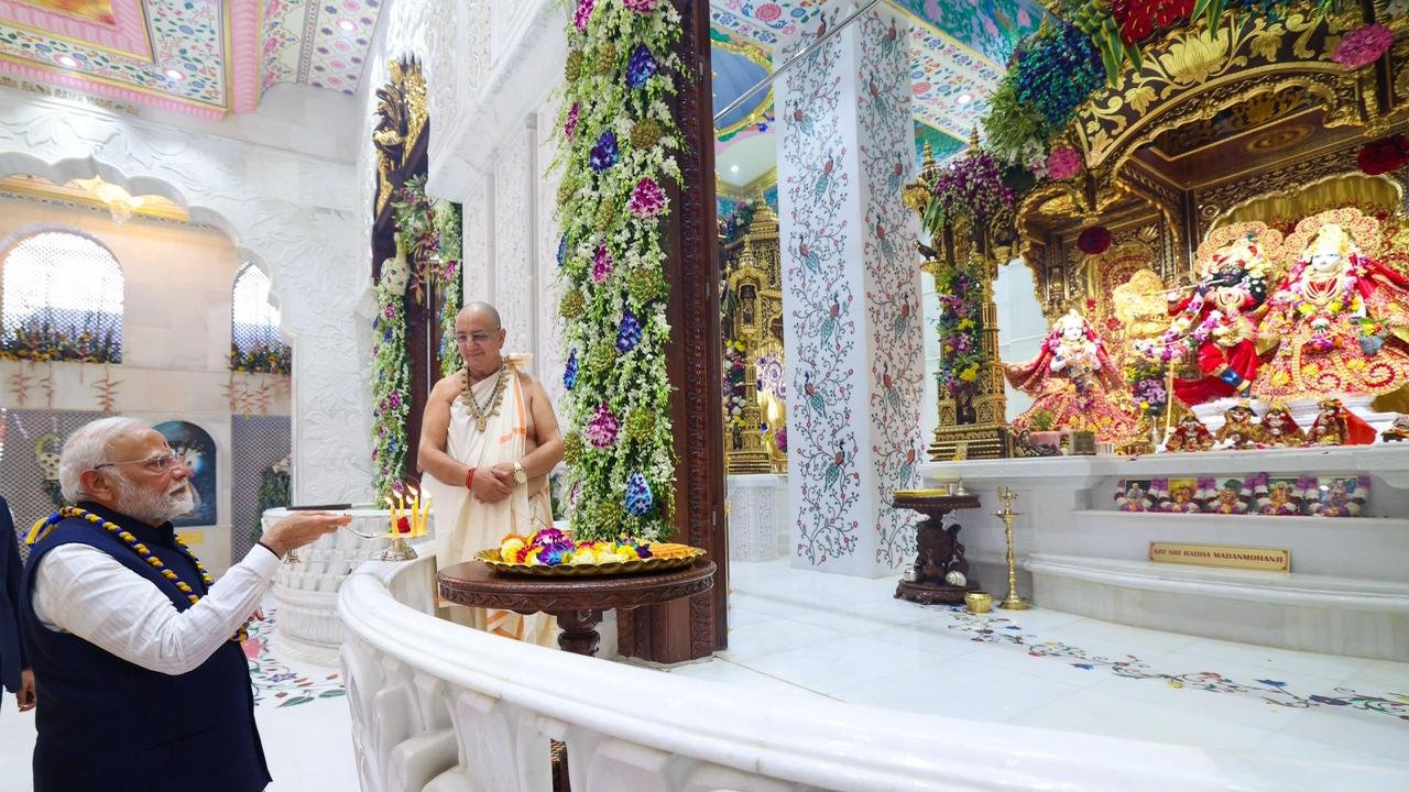 PM inaugurates Radha Madanmohan Temple of ISKCON in Mumbai