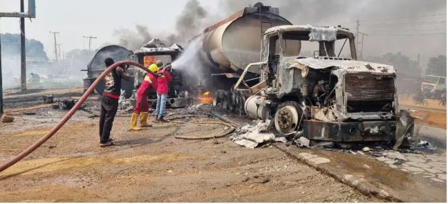 Gasoline tanker explosion: 17 killed in Nigeria 