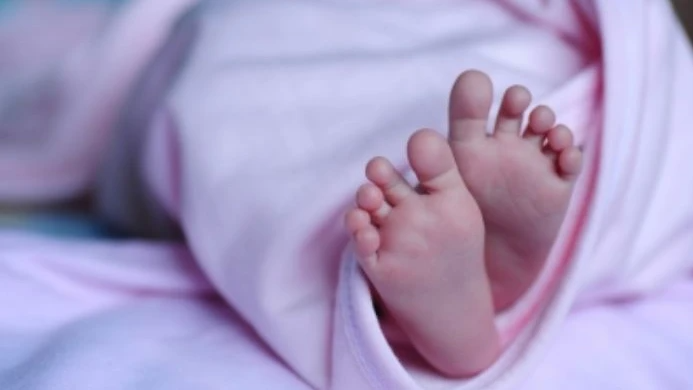 Newborn girl  disposed of in hospital toilet: Minor mother in soup!