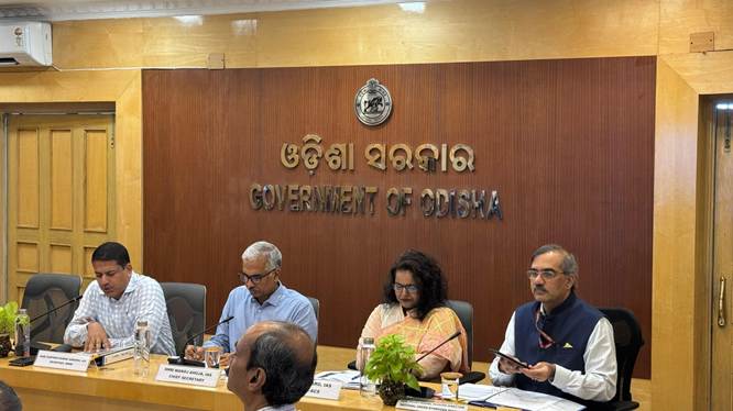 MNRE Secy reviews National Green Hydrogen Mission, PM Surya Ghar Muft Bijli Yojana