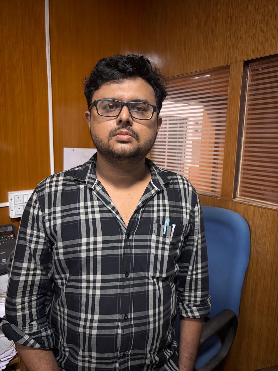 Newly joined Revenue Official caught red-handed by Vigilance in Bhubaneswar
