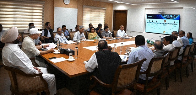 Railway Minister Ashwini Vaishnaw review Nashik-Trimbakeshwar Simhastha 2027 Rail Plans