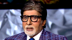 Big B then says: "Redo is an Indian Spitz dog. He had played the role of Tuffy in Sooraj Barjatya's blockbuster film 'Hum Aapke Hain Koun'. In one scene, it was shown as an empire in a cricket match. And after the shooting got over