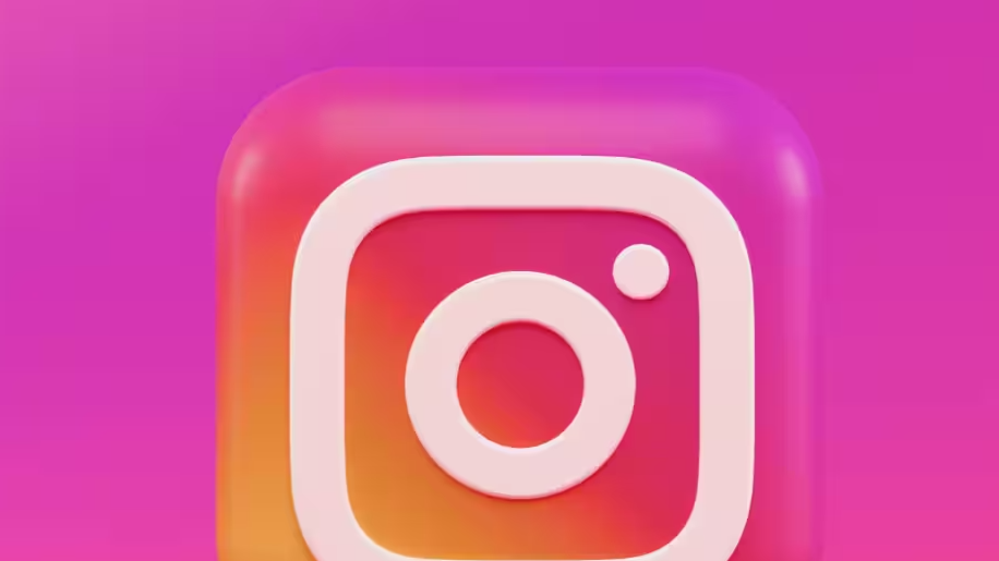 Instagram head Adam Mosseri announced the test on his broadcast channel, noting that polls can be added to comments on regular feed posts as well as reels