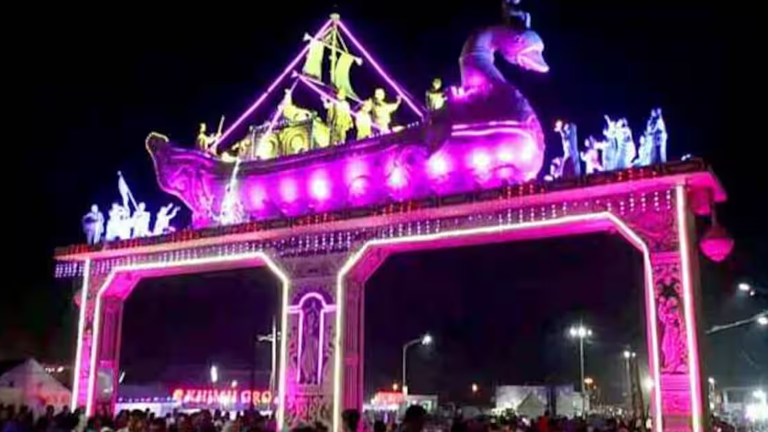 The buildings along the Grand Road or the 'Bada Danda' in Puri are slated to undergo a standardized color transformation. 