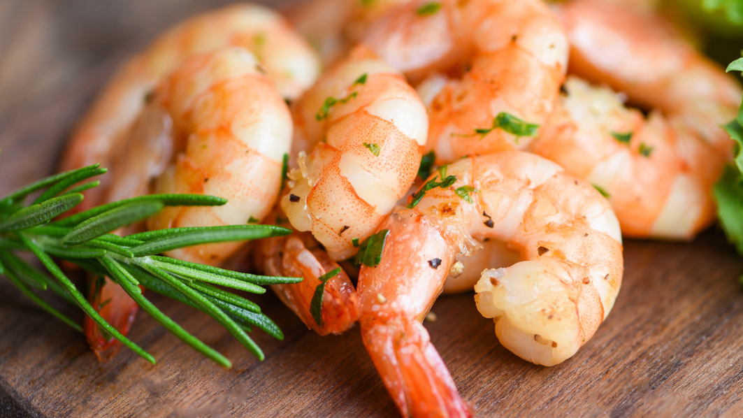 Additionally, shrimp contain vitamin B12, another nutrient beneficial for the brain
